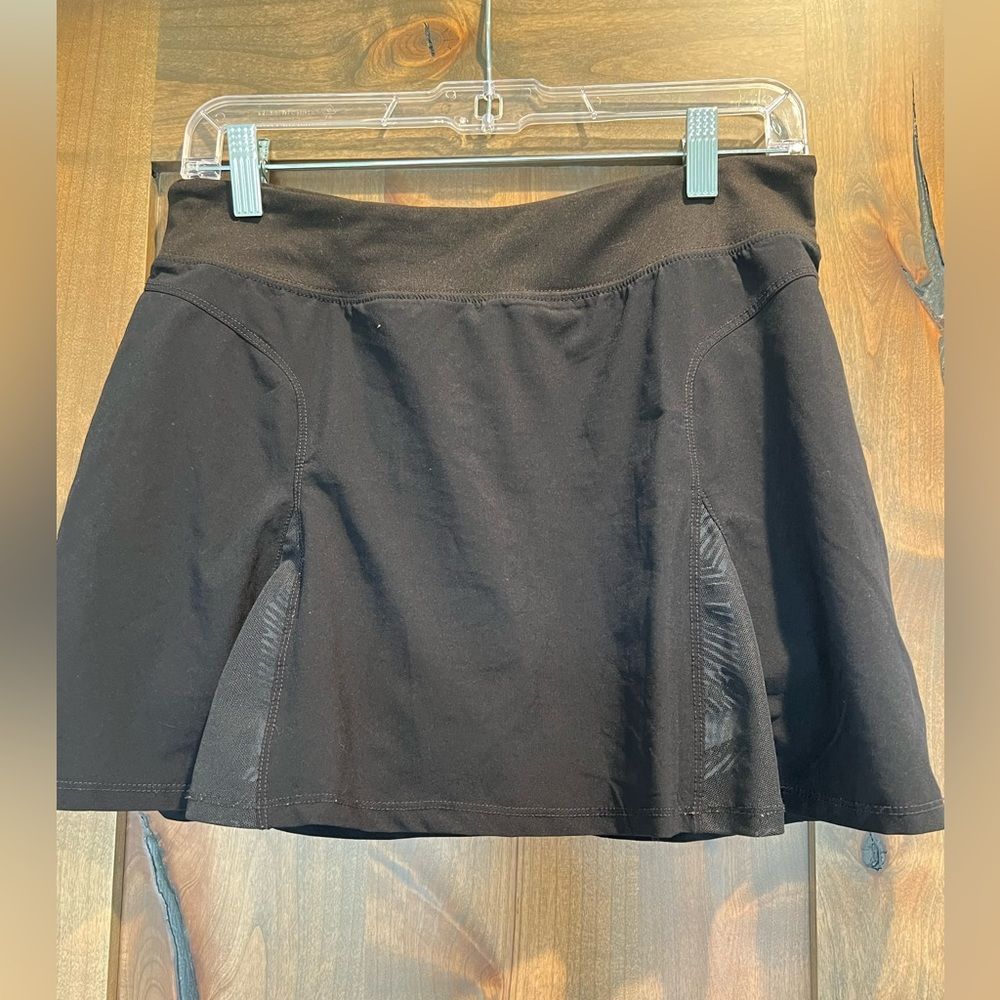 Soybu black with accent. Size medium. Golf tennis athletic running skirt skort.